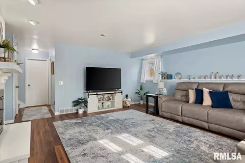 Other - 2721 Delaware Dr, Springfield, IL 62702 photo 5 of 8