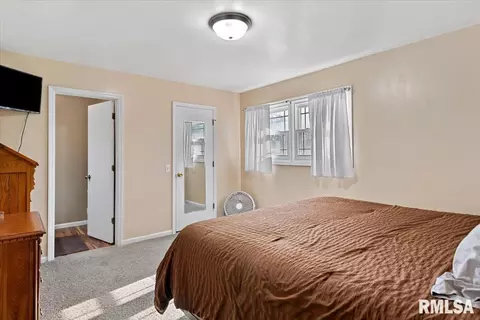 Bedroom - 2721 Delaware Dr, Springfield, IL 62702 photo 1 of 7