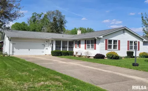 89 Circle Dr, Galesburg, IL 61401