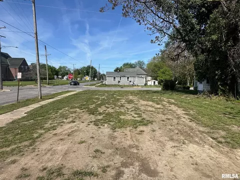 800 N Clay St, Jacksonville, IL 62650