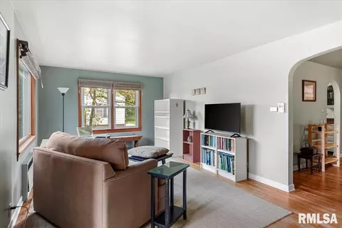 Living - 3232 S Park Ave, Springfield, IL 62704 photo 1 of 2