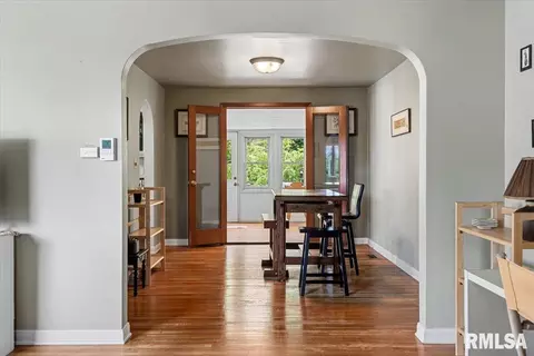 Entry Way - 3232 S Park Ave, Springfield, IL 62704 photo 2 of 3