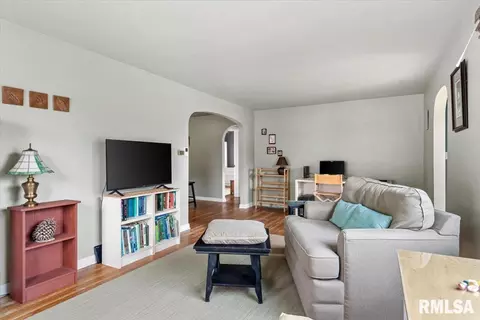 Living - 3232 S Park Ave, Springfield, IL 62704 photo 2 of 2