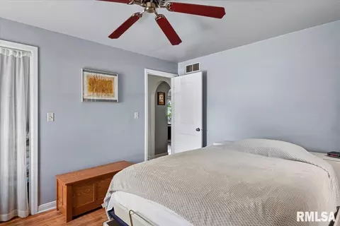 Bedroom - 3232 S Park Ave, Springfield, IL 62704 photo 3 of 6