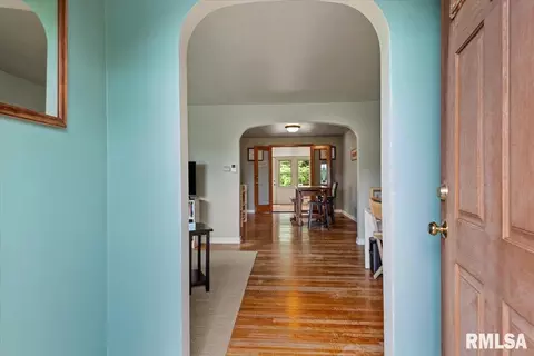 Entry Way - 3232 S Park Ave, Springfield, IL 62704 photo 1 of 3