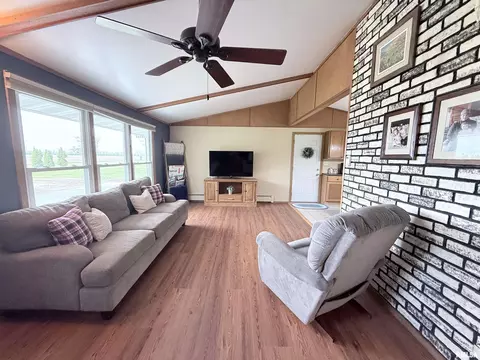Living - 1310 Carver Rd, Springfield, IL 62707 photo 4 of 4