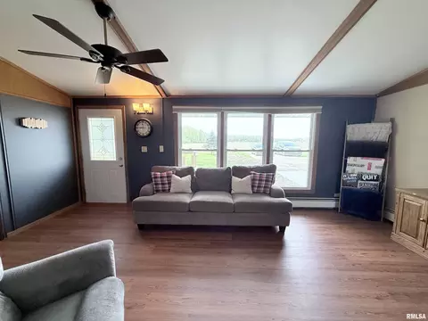Living - 1310 Carver Rd, Springfield, IL 62707 photo 2 of 4