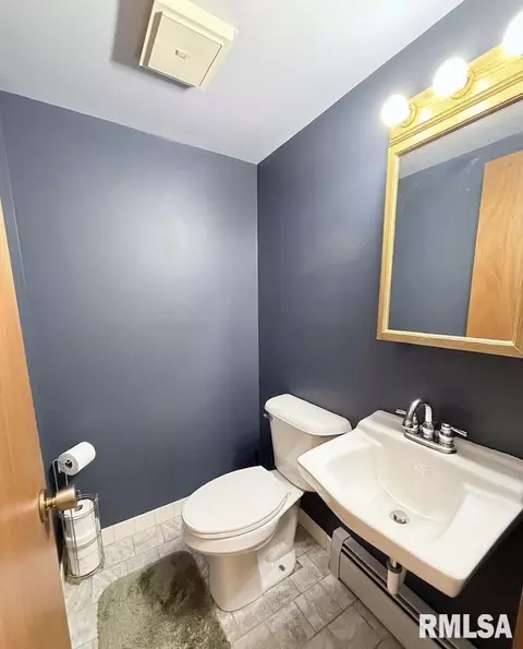 Bath - 1310 Carver Rd, Springfield, IL 62707 photo 1 of 3