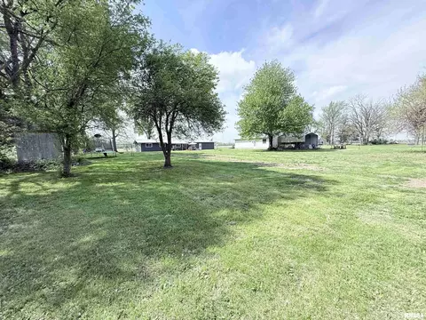 Exterior - 1310 Carver Rd, Springfield, IL 62707 photo 13 of 15