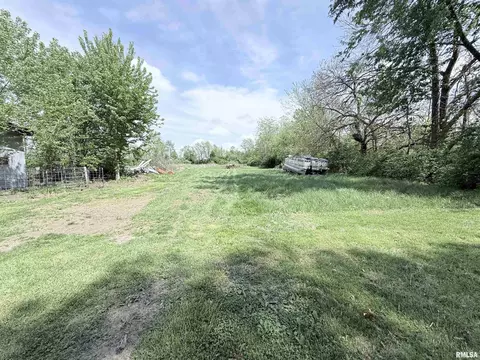 Exterior - 1310 Carver Rd, Springfield, IL 62707 photo 12 of 15