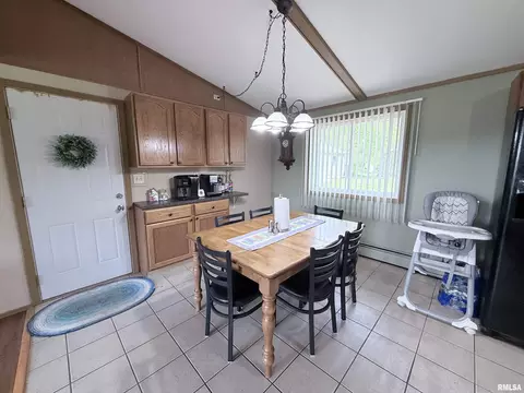 Dining - 1310 Carver Rd, Springfield, IL 62707 photo 1 of 1