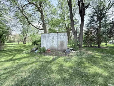 Exterior - 1310 Carver Rd, Springfield, IL 62707 photo 14 of 15