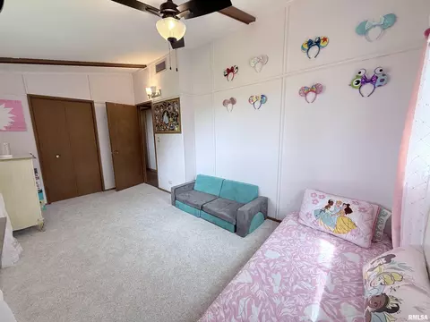 Bedroom - 1310 Carver Rd, Springfield, IL 62707 photo 8 of 17