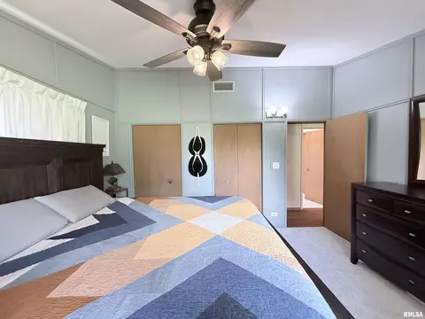 Bedroom - 1310 Carver Rd, Springfield, IL 62707 photo 3 of 17