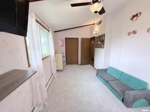 Bedroom - 1310 Carver Rd, Springfield, IL 62707 photo 7 of 17