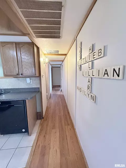 Entry Way - 1310 Carver Rd, Springfield, IL 62707 photo 3 of 4