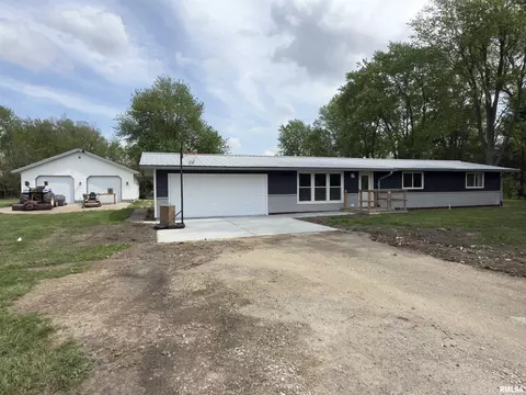 Exterior - 1310 Carver Rd, Springfield, IL 62707 photo 3 of 15