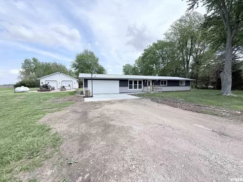 Exterior - 1310 Carver Rd, Springfield, IL 62707 photo 2 of 15