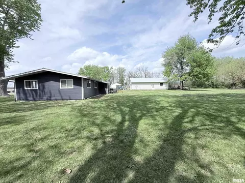 Exterior - 1310 Carver Rd, Springfield, IL 62707 photo 7 of 15