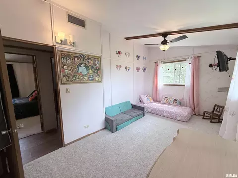 Bedroom - 1310 Carver Rd, Springfield, IL 62707 photo 9 of 17
