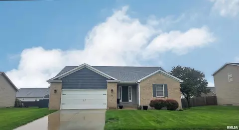 1618 Sidener Hall Dr, Chatham, IL 62629