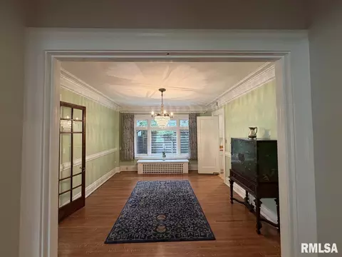Dining - 1421 S Wiggins Ave, Springfield, IL 62702 photo 2 of 2
