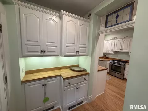 Kitchen - 1421 S Wiggins Ave, Springfield, IL 62702 photo 3 of 3