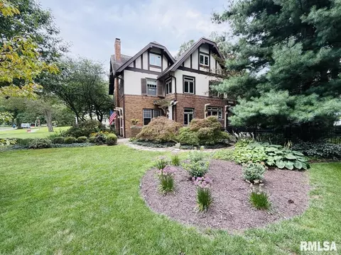 Exterior - 1421 S Wiggins Ave, Springfield, IL 62702 photo 2 of 7