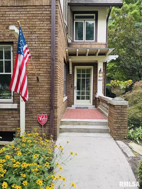 Exterior - 1421 S Wiggins Ave, Springfield, IL 62702 photo 3 of 7