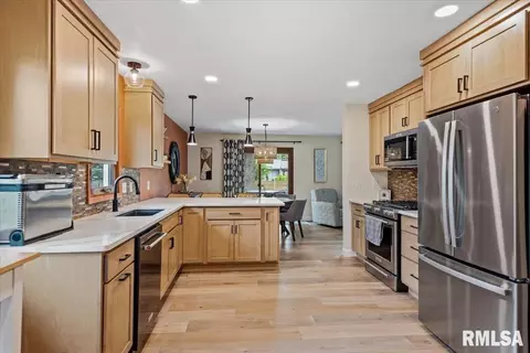 Kitchen - 2704 Interlacken Rd, Springfield, IL 62704 photo 2 of 3