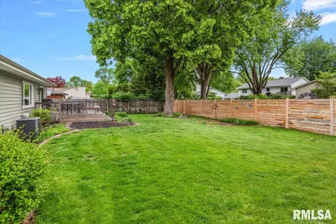Exterior - 2704 Interlacken Rd, Springfield, IL 62704 photo 3 of 7