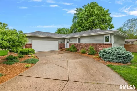 2704 Interlacken Rd, Springfield, IL 62704