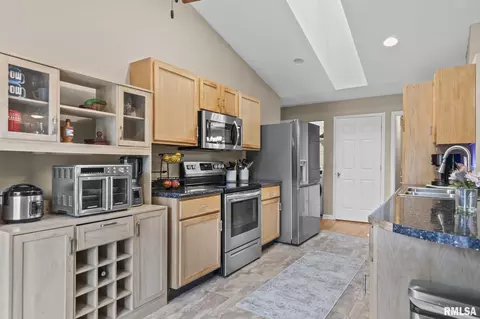Kitchen - 801 E Spruce St, Chatham, IL 62629 photo 1 of 3