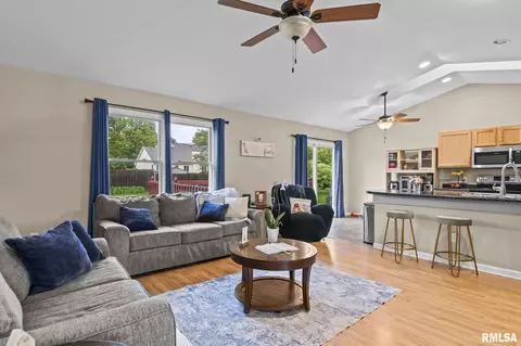 Living - 801 E Spruce St, Chatham, IL 62629 photo 1 of 3