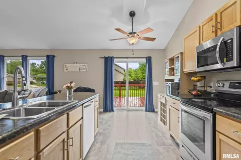 Kitchen - 801 E Spruce St, Chatham, IL 62629 photo 3 of 3