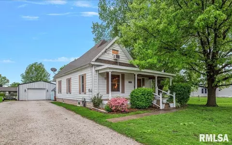 332 E Tremont St, Waverly, IL 62692