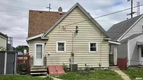 Exterior - 1606 Sangamon Ave, Springfield, IL 62702 photo 2 of 2