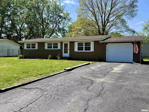 814 Sunnyview Ave E, Knoxville, IL 61448