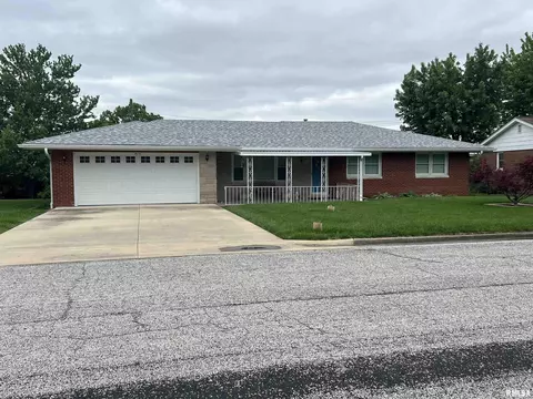 7 Southvale Dr, Jacksonville, IL 62650