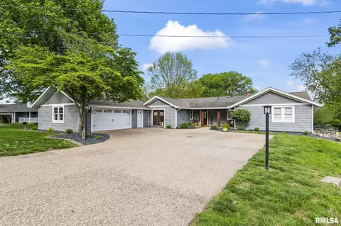 1508 W Lake Shore Dr, Springfield, IL 62712
