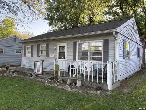 1609 Lakeview Terrace Dr, Jacksonville, IL 62650