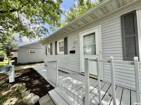 1609 Lakeview Terrace Dr, Jacksonville, IL 62650