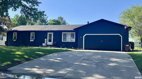 148 Joan Dr, Divernon, IL 62530