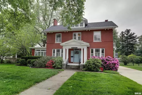 2120 Grove Ave, Quincy, IL 62301