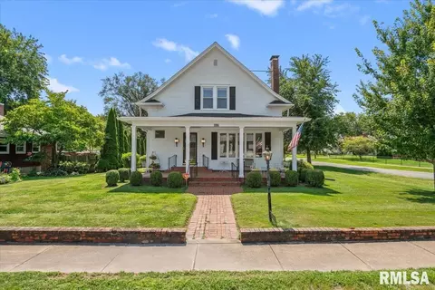 706 Monroe St, Pawnee, IL 62558
