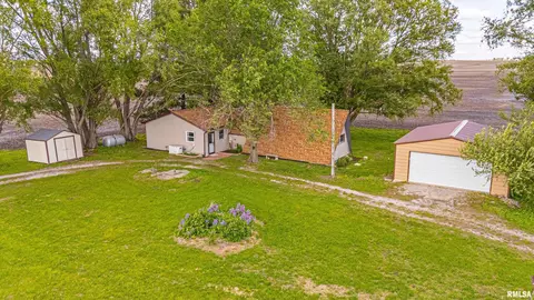1254 700th Ave, Lincoln, IL 62656