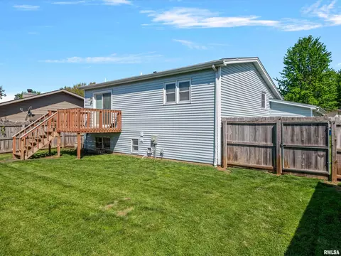 Exterior - 2712 Mead Dr, Springfield, IL 62707 photo 4 of 6