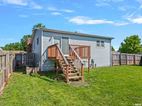 Exterior - 2712 Mead Dr, Springfield, IL 62707 photo 5 of 6