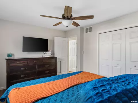 Bedroom - 2712 Mead Dr, Springfield, IL 62707 photo 2 of 6