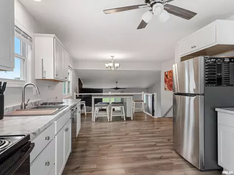 Kitchen - 2712 Mead Dr, Springfield, IL 62707 photo 4 of 4